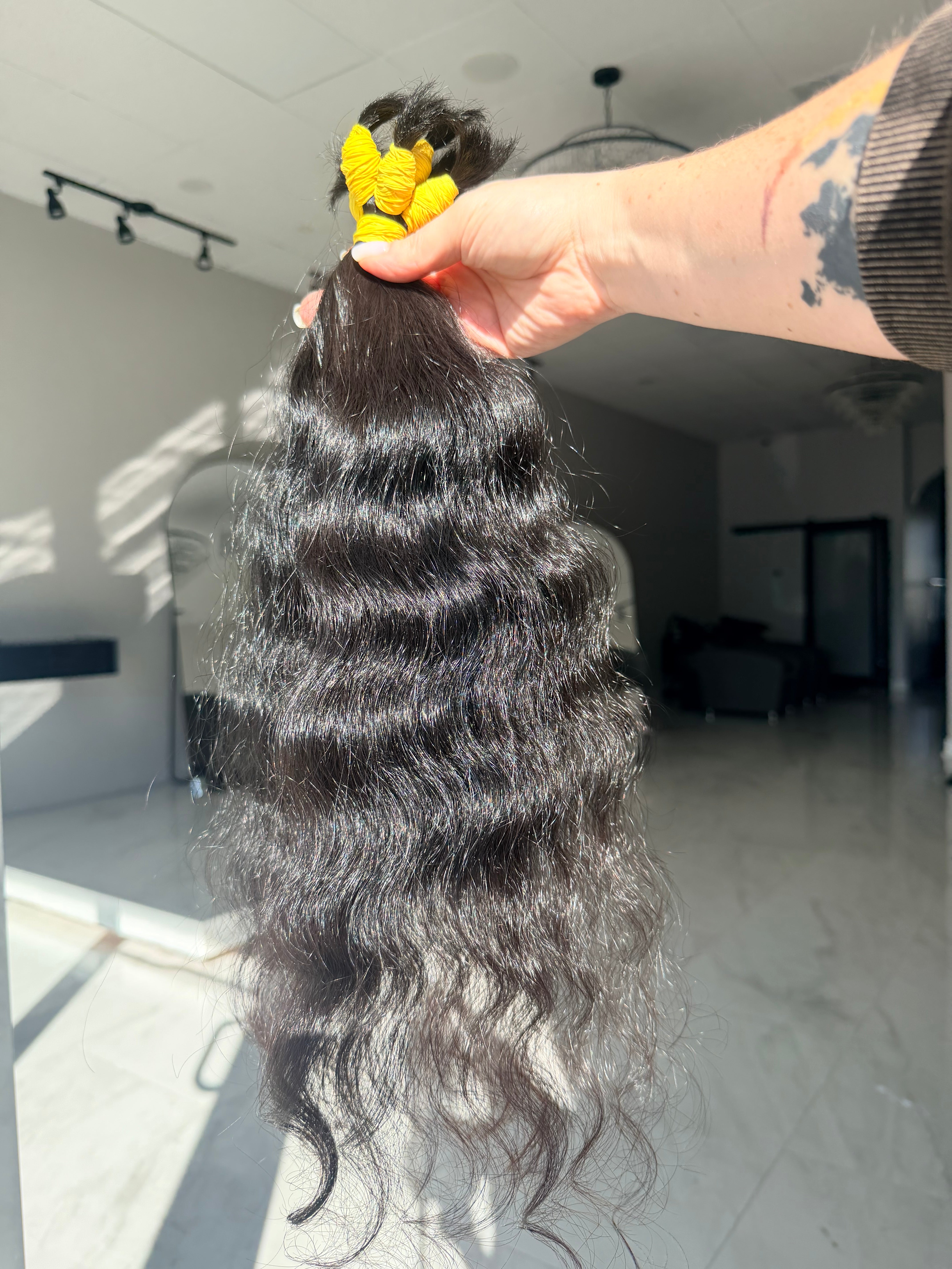 Premium Natural Wavy Hair — Black #0085 (18”)