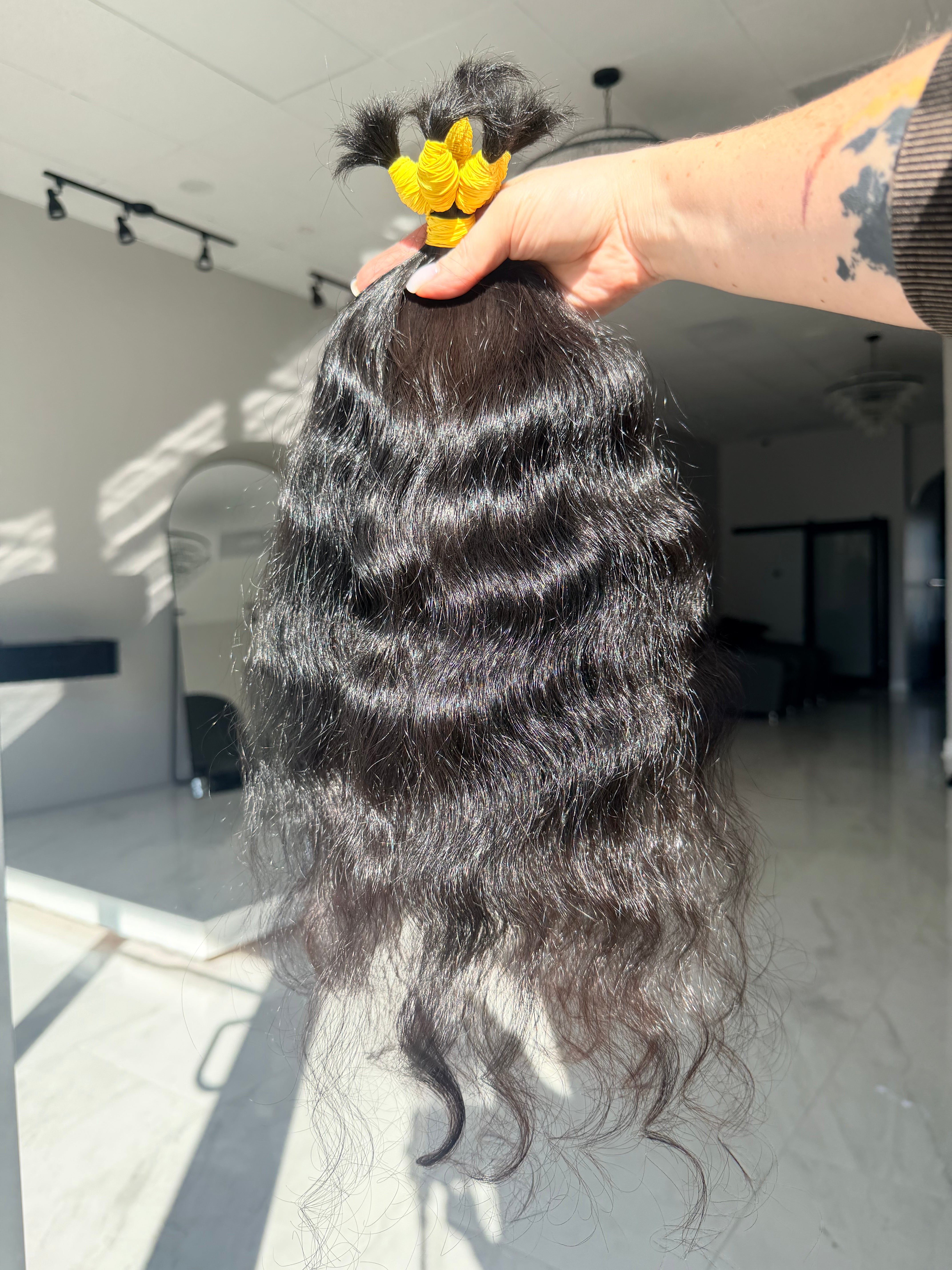 Premium Natural Wavy Hair — Black #0085 (18”)